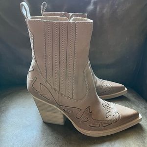 Dolce Vita Beaux taupe leather western pointed toe block heel boots